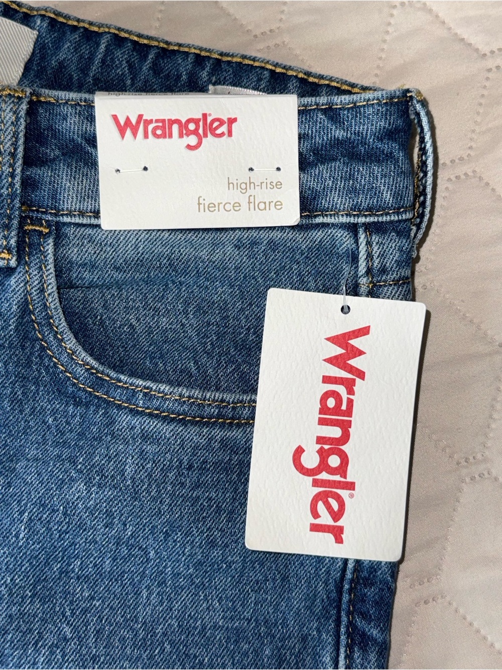 NWT Wrangler High-Rise Fierce Flare Jeans Women's Size 4/27x32 Medium Wash - Picture 2 of 6